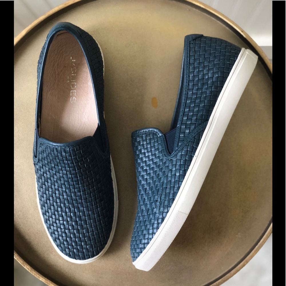 J/SLIDES ‘CALINA’ SLIP ON SNEAKER. BLUE. SIZE: 8
